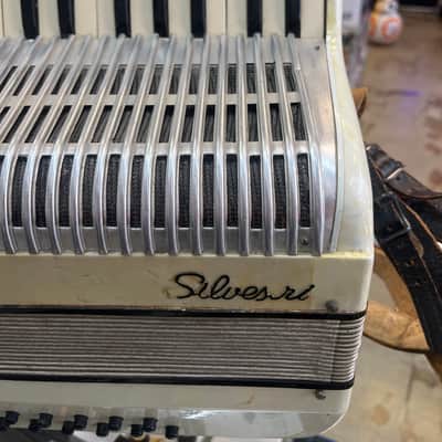 Silvestri Key accordion image 2