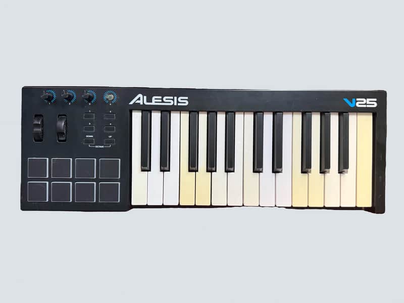 Alesis V25 25-key USB MIDI Controller with Beat Pads 2017 - 2022 - Black image 1