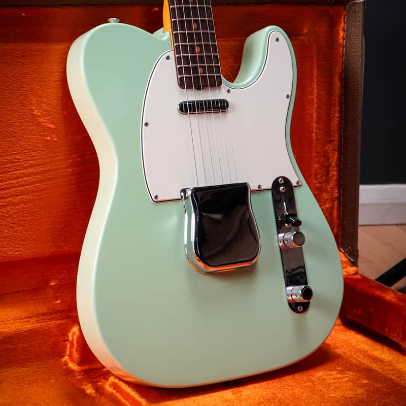 2023 Fender American Vintage II '63 Telecaster Surf Green w/Hard Case