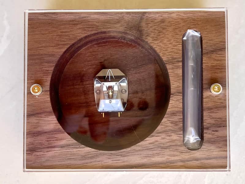Rega Apheta 2 Low Output MC Phono Cartridge, Anodized aluminum body, Vital profile nude diamond Stylus on Aluminum Cantilever image 1