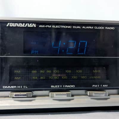 Vintage Retro 80's Soundesign Clock Radio 3789-(A) AM/FM Woodgrain Dual Alarm image 3