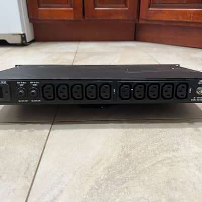 Furman PL-PRO-DMC E Power Conditioner with Voltmeter Black image 2