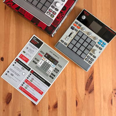 AKAI MPC Sample Portable Sampler/Groovebox – Excellent Condition