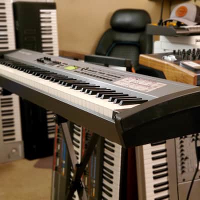 CERTIFIED!!! ROLAND RD700 STAGE PIANO FULLY INSPECTED SERVICED AND IN AMAZING CONDITION! image 2