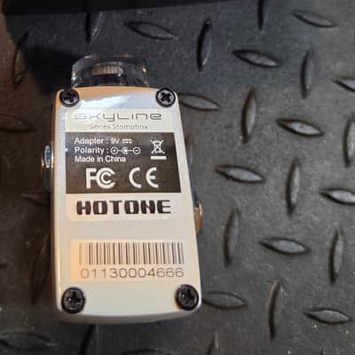 Hotone Skyline Tuner Mini Guitar Tuning Pedal Clean Boost 2010s - White image 7