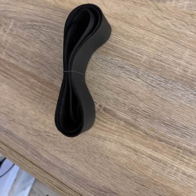Gibson stock Guitar strap 2016 - Black - STILL HAS THE RUBBERBAND TIE ON IT image 5