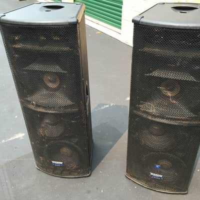 Mackie SA1232 powered PA speakers pair excellent image 3