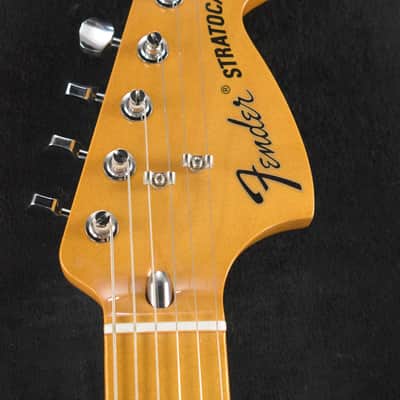 Mint Fender Vintera II '70s Stratocaster 3-Color Sunburst Maple Fingerboard image 5