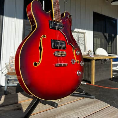 Mosrite Celebrity ii Deluxe 70’s Cherry Burst image 2