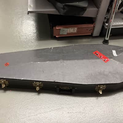 Warwick Casket Case Red Interior (Used) image 2