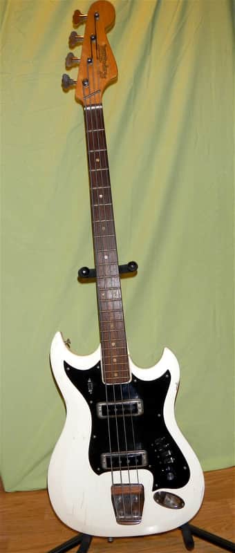Vintage Hagstrom F400 (HIIB) bass,1967. Awesome  thin broomstick neck, all original. great bass. image 1