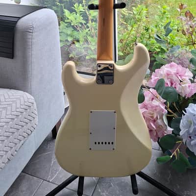 1985 Squier by Fender Stratocaster MIJ (E-Serial) - 100% Original - One Owner - Original Receipt & Hardcase image 2