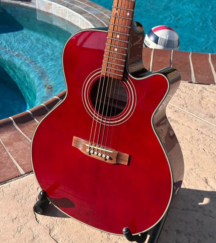 Takamine EG540C