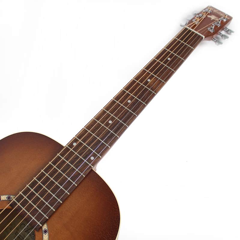 Art & Lutherie Ami Cedar Parlor Acoustic Guitar in Antique Burst