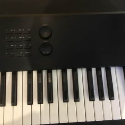 Roland W 30 1990 image 3