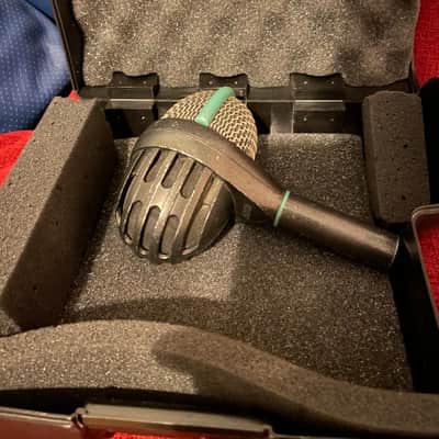 AKG D112 Large-Diaphragm Dynamic Kick Drum Microphone 2010s - Black (In Original Black Plastic Hardshell Case) image 2