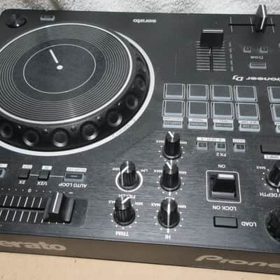 Pioneer DDJ-REV1 2-Channel DJ Controller 2022 - Present - Black image 4