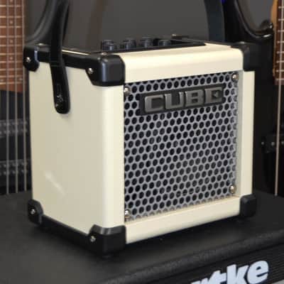 Roland Micro Cube GX Portable Guitar Amplifier – Used image 3