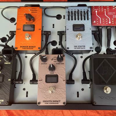 VOX VE-EXHB loaded pedalboard with 5 VOX effect pedals from the new fancy Valvenergy series with ,,Nutube" technology* Tube overdrive/Tube booster/Tube preamp EQ/Tube compressor/Tuner pedal*very rare board/was for VOX dealers only*list price 1199€ image 5