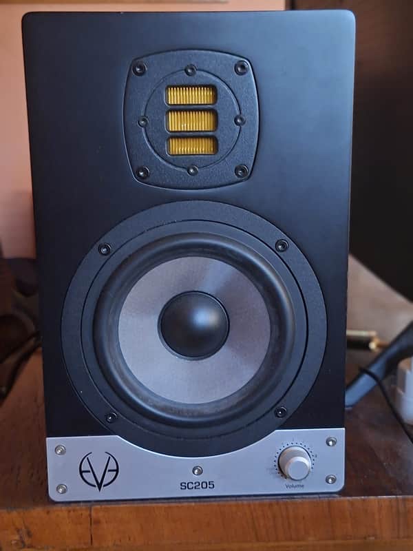 Eve Audio SC205 5" Active Studio Monitor (THE PAIR) image 1