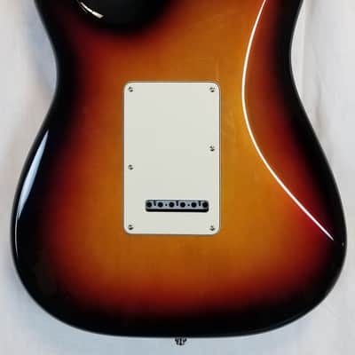 Fender American Ultra Stratocaster, Maple Fingerboard, Ultraburst W/HSC image 4