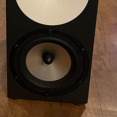 Amphion two 18, amp500, baseOne25, base amp 500 and amphion cables. Offers welcome. 2018 - black. image 4