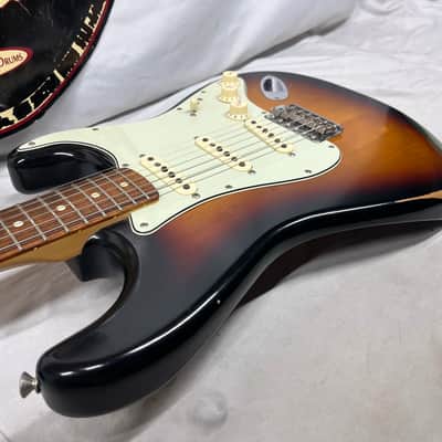 Fender Road Worn '60s Stratocaster Strat Electric Guitar - 3-Color Sunburst image 20
