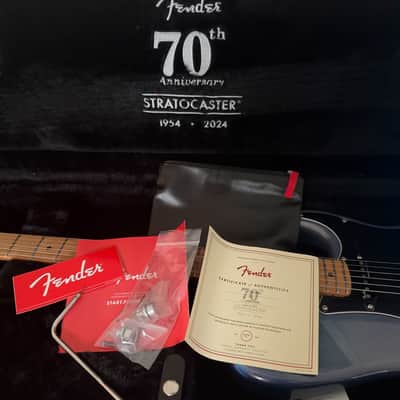Fender Limited Edition 70th Anniversary Ultra Stratocaster HSS – Amethyst image 19