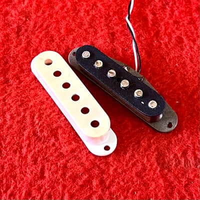 Fender Stratocaster bridge pickup c 1975 - Grey bottom original vintage USA Strat image 2