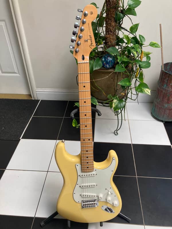 Fender Player Series Stratocaster Strat 2022 Mexico - Buttercream