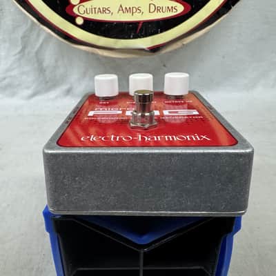 Electro-Harmonix Micro POG p.o.g. Polyphonic Octave Generator Pitch Shifter Harmonizer Pedal image 3