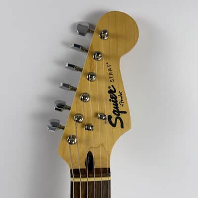 Squier Stratocaster Standard 2018 - Black Glossy White Pickguard image 3