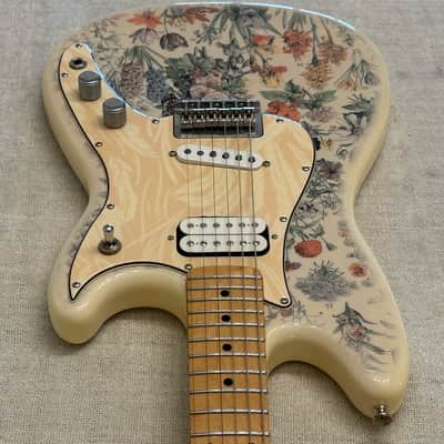 2020 Shawn Mendes Foundation Musicmaste Floral Design HS Limited Edition Out of Production CLEAN + Fender G&G Deluxe Hardshell Case image 5