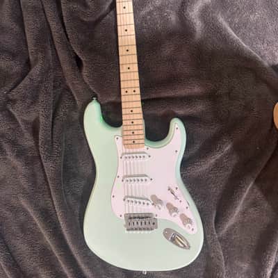 Squier Affinity Series Stratocaster with Indian Laurel Fretboard 2018 - 2022 - Surf Green image 1