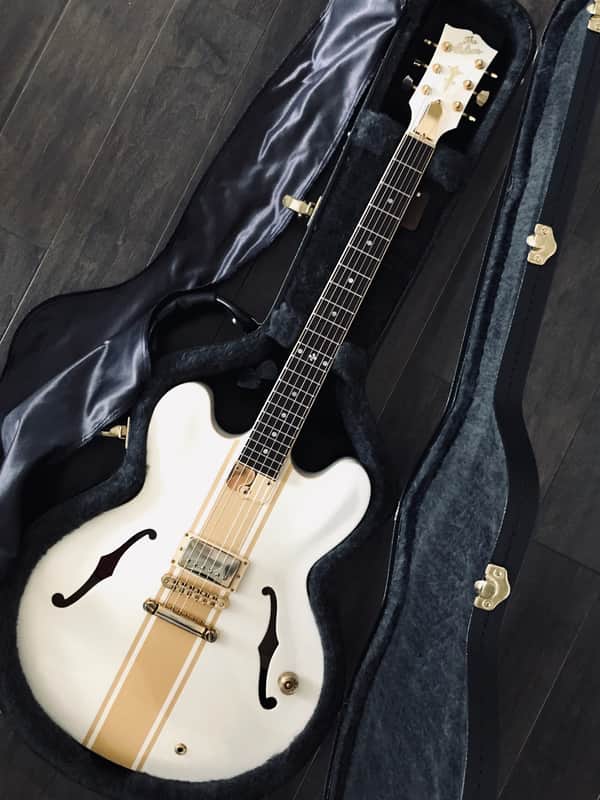 Gibson Tom Delonge Signature ES-333 - Custom Shop White w/ Gold Stripe, Inlay and Headstock. See Des image 1