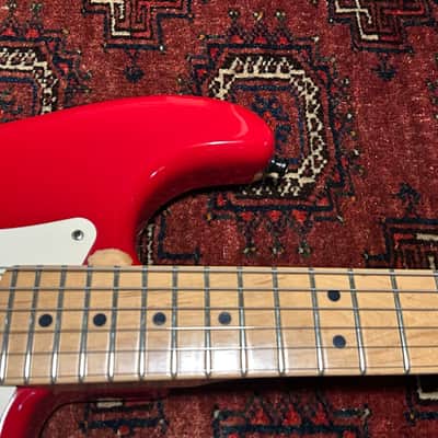 Fender Eric Clapton Artist Series Stratocaster with Vintage Noiseless Pickups 2005 Torino Red image 8