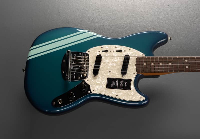 Fender Vintera II 70's Competition Mustang - Competition Burgundy