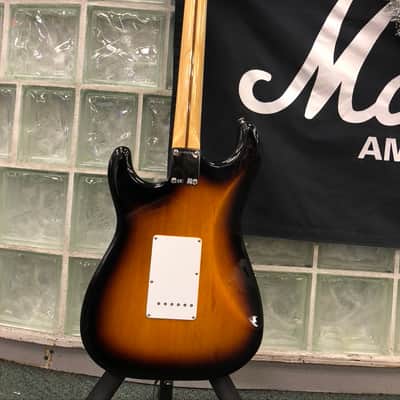FENDER STRAT 2 TONE '54 VINTAGE image 4