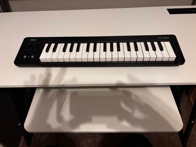 Korg microKEY2 37-Key USB MIDI Controller with iOS Connectivity 2015 - Present - Black Bild 1