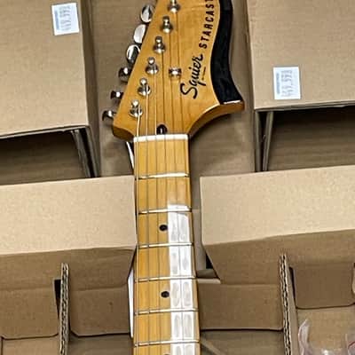 Squier Starcaster 2026 - Sunburst image 4