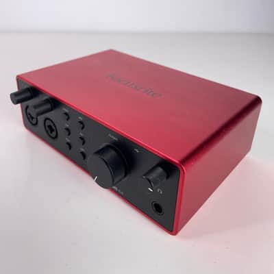 Focusrite Scarlett 4i4 4th Gen USB Audio Interface 2024 - Red image 4