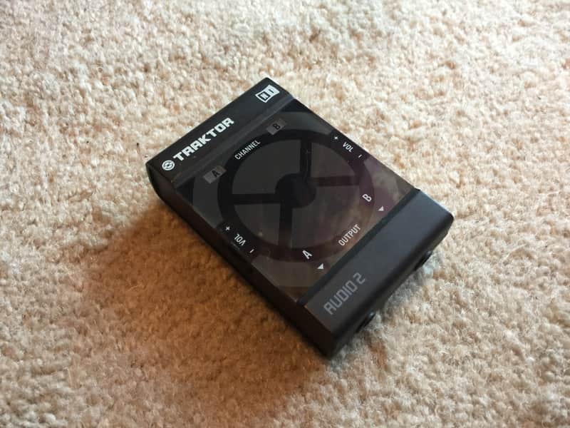 Native Instruments Traktor Audio 2 MK1 Black image 1