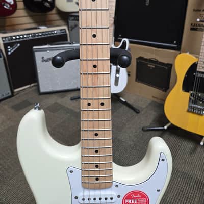 Squier Affinity Series Stratocaster with Maple Fretboard - Olympic White image 3