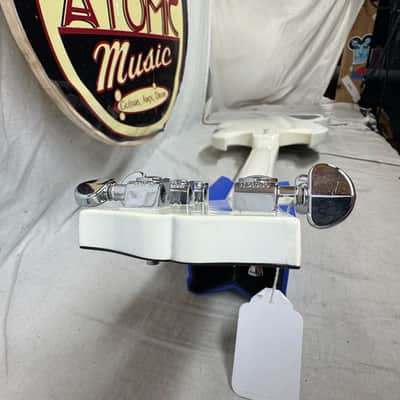 Gibson 50th Anniversary Pete Townshend Signature Model SG Guitar with Case 2011 - Polaris White image 25