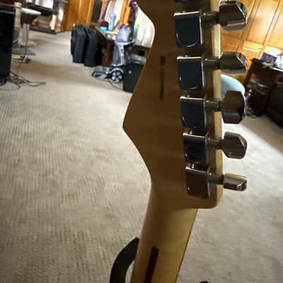 Fender Limited Edition American Professional Stratocaster with Ebony Fretboard 2019 - Lake Placid Blue image 4