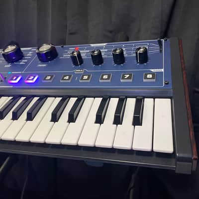 Novation MiniNova 37-Key 18-Voice Synthesizer 2012 - Present - Blue image 4