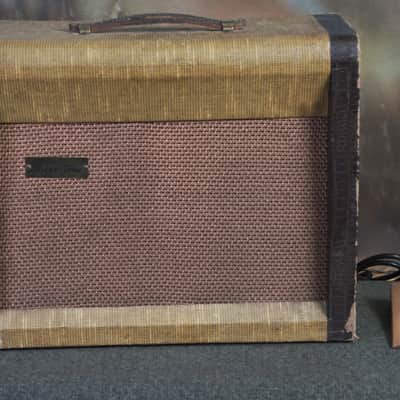 Silvertone Model 1333 12-Watt 1x12 Guitar Combo