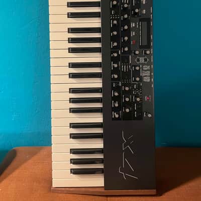 Dave Smith Instruments Mopho x4 44-Key 4-Voice Polyphonic Synthesizer 2013 - 2018 - Black with Wood Sides