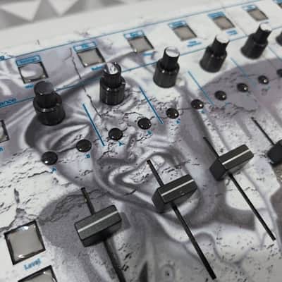 Isla Instruments S2400 Desktop Sampler 2019 - Present - Black with removable Vinyl Pete Rock Skin image 6