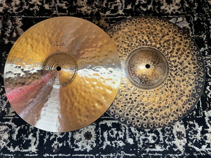 Paiste 14" Signature Traditionals Medium Light Hi-Hat Cymbals (Pair) - Traditional image 1